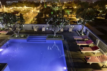 frangipani royal palace hotel