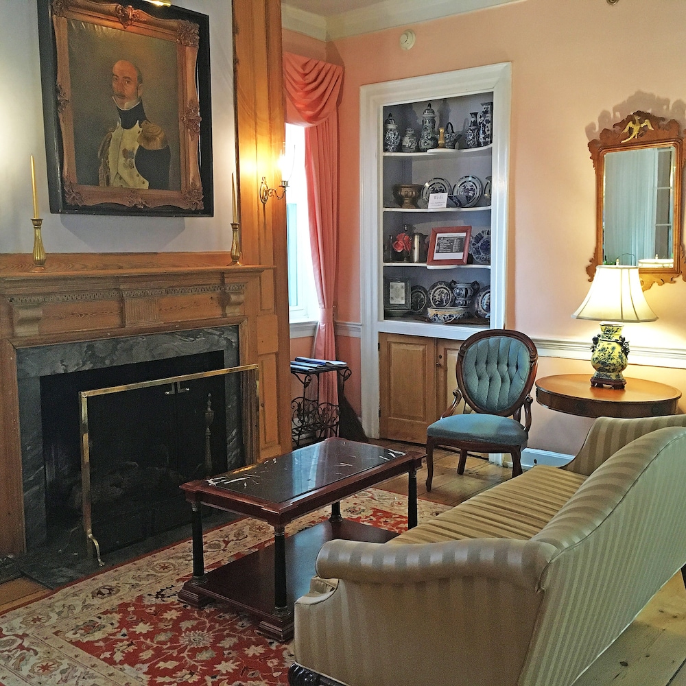 morris house hotel