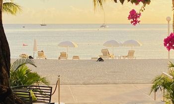 Holland House Beach Hotel,Saint Martin>>Philipsburg,4 star