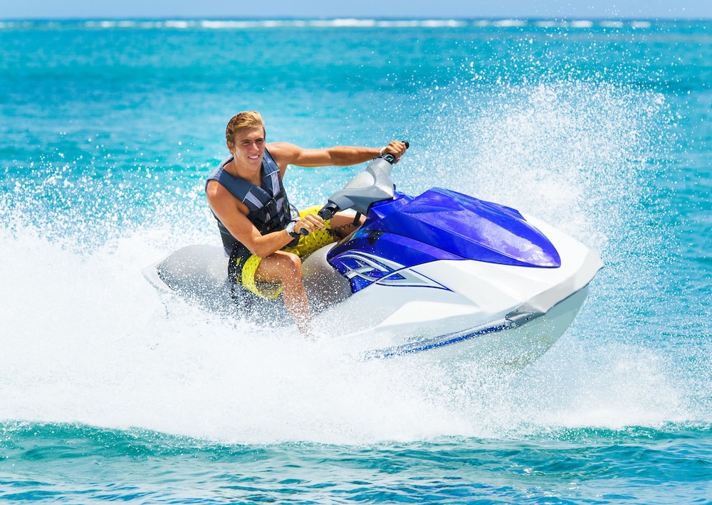 holland house beach hotel