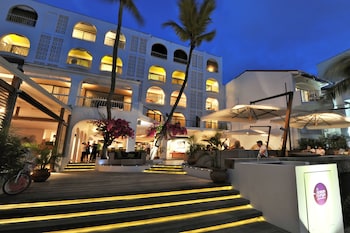 holland house beach hotel