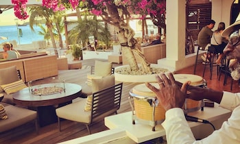 holland house beach hotel