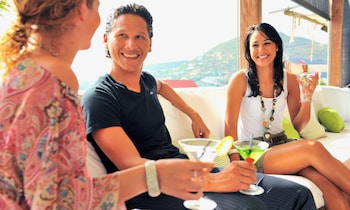 holland house beach hotel