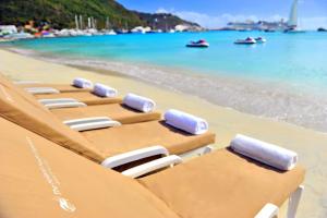 holland house beach hotel