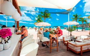 holland house beach hotel