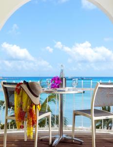 holland house beach hotel