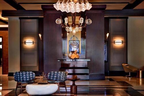 renaissance phoenix downtown