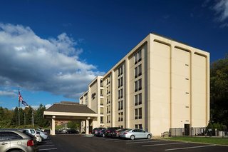 Hampton Inn Pittsburgh/Greentree,Green Tree>>Carnegie,3 star
