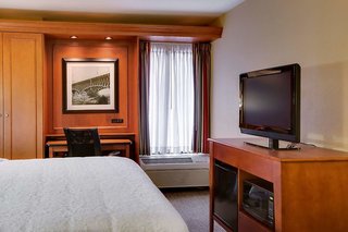 Hampton Inn Pittsburgh/Greentree,Green Tree>>Carnegie,3 star