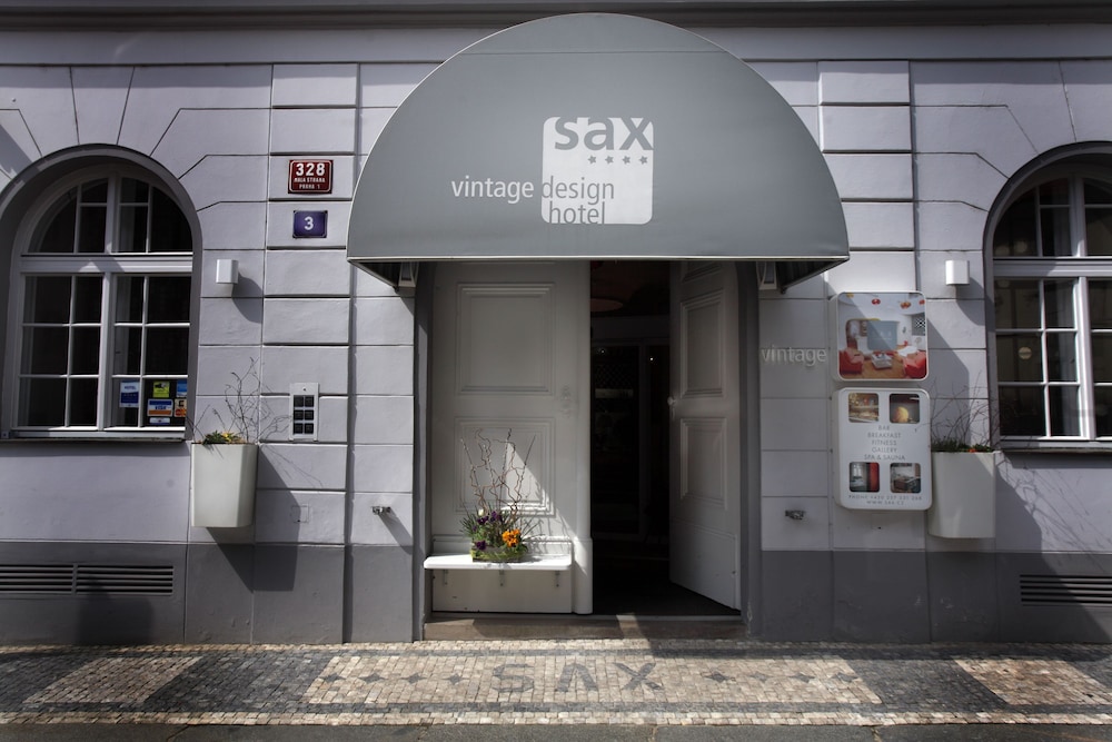 lh vintage design hotel sax