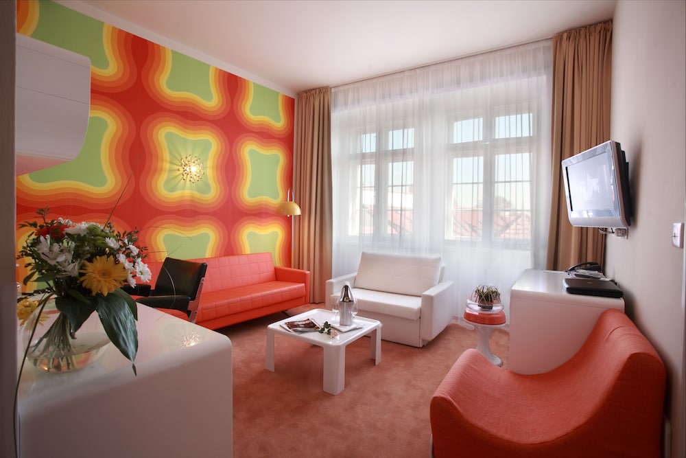 lh vintage design hotel sax