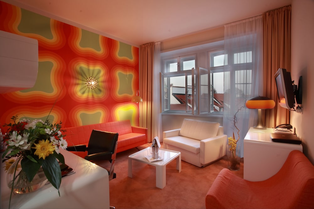 lh vintage design hotel sax