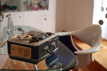 lh vintage design hotel sax