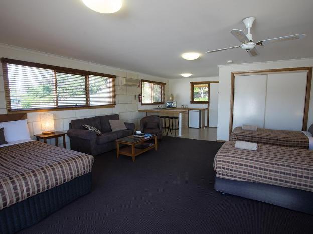 loch ard motor inn