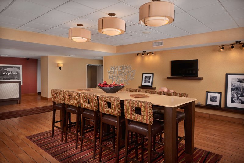 hampton inn phoenix anthem