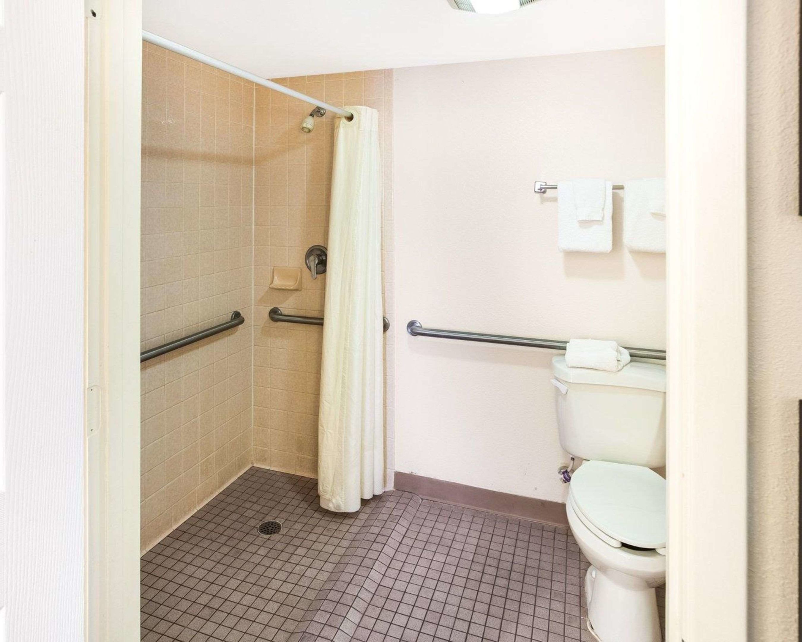 university inn and suites san antonio