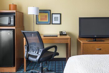 fairfield inn by marriott muncie