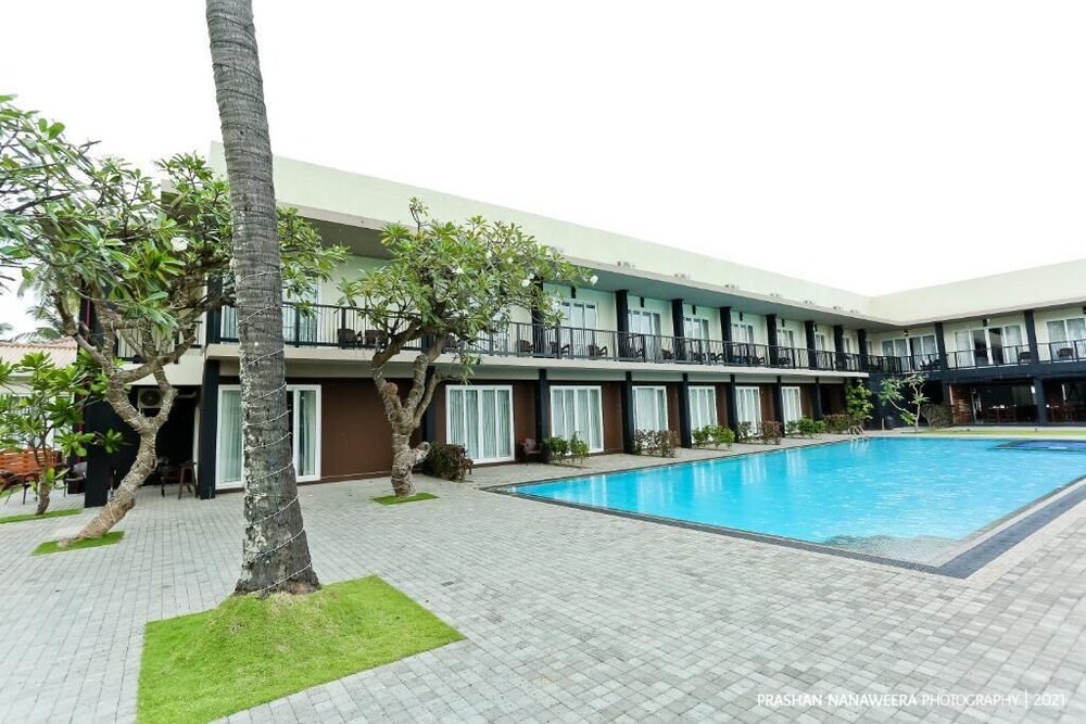 golden star beach hotel