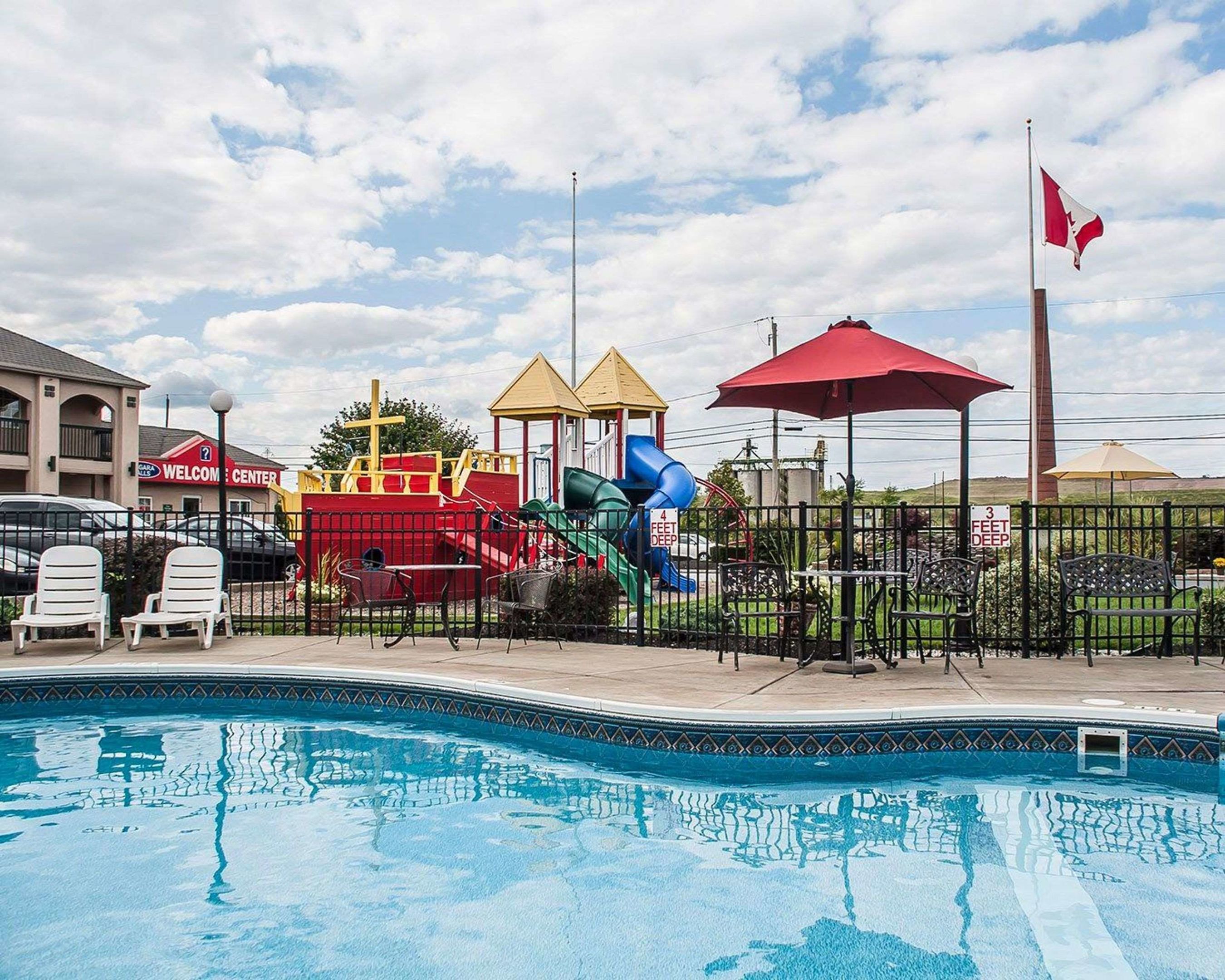 econo lodge at the falls north