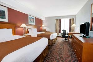 Ramada By Wyndham Niagara Falls/Fallsview,Ontario>>Niagara Falls,3 star