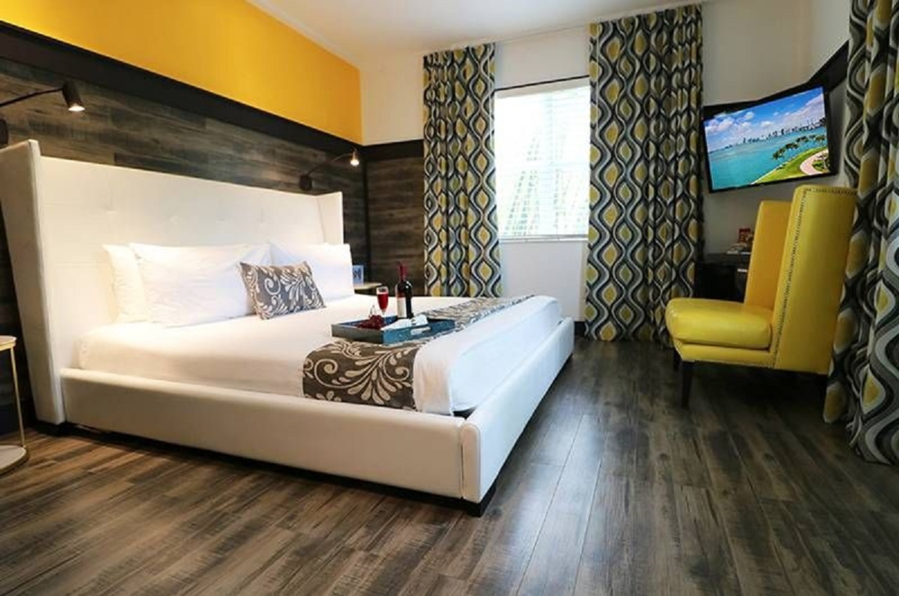 catalina hotel and beach club