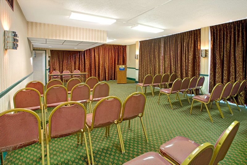 days inn by wyndham alexandria south