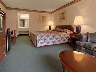 Days Inn By Wyndham Alexandria South,Belle Haven>>Alexandria,2 star