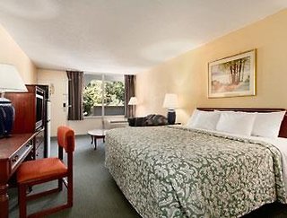 Days Inn By Wyndham Alexandria South,Belle Haven>>Alexandria,2 star