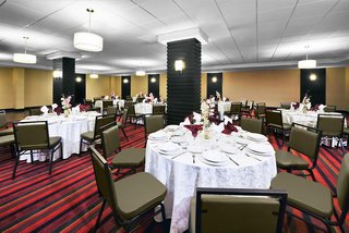 Four Points By Sheraton Toronto Mississauga,Etobicoke>>Brampton,3 star