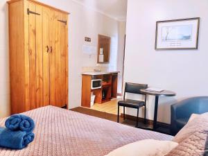 twelve apostles motel and country retreat