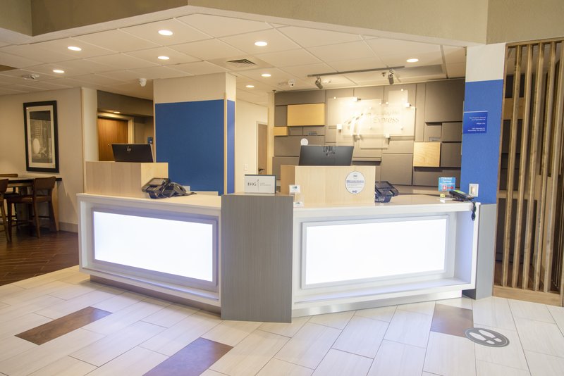 holiday inn express marshfield by ihg
