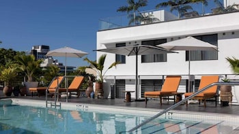 uma house by yurbban south beach