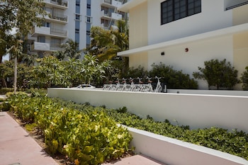 uma house by yurbban south beach
