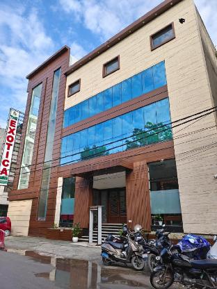 the exotica grandeur