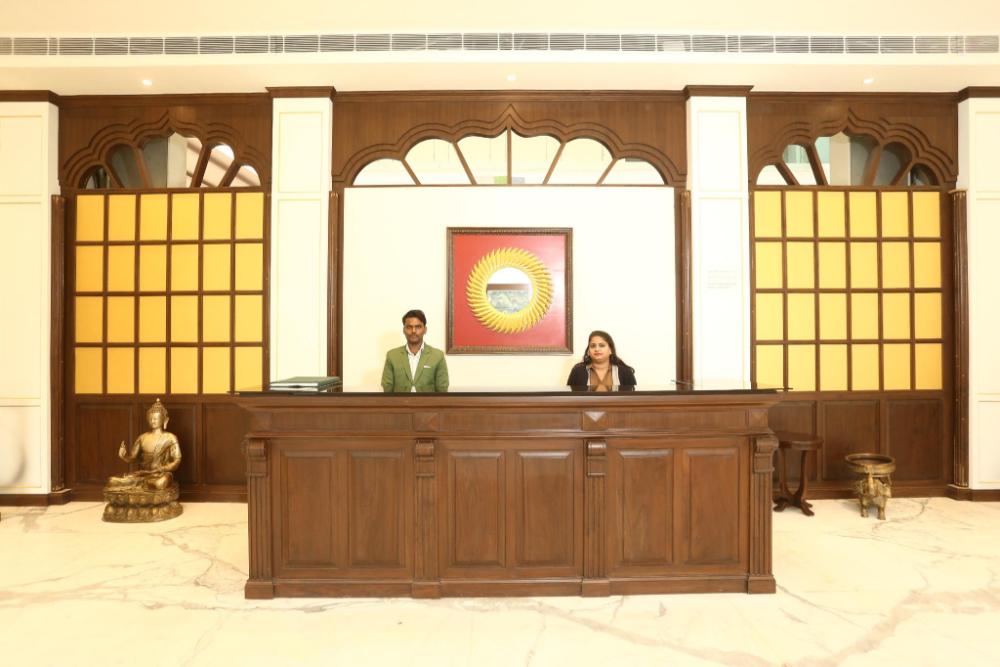 the exotica grandeur