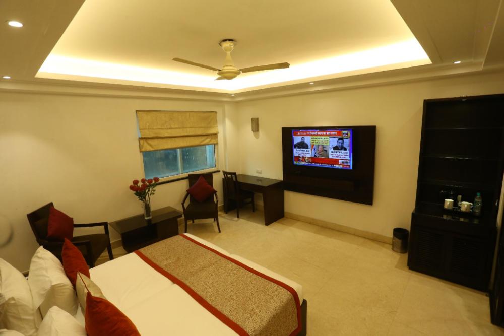 the exotica grandeur