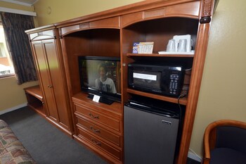 Gateway Inn,Near Kelly-Griggs House Museum,2 star