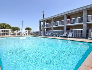 Days Inn By Wyndham Richmond,Richmond>>Lexington,2 star