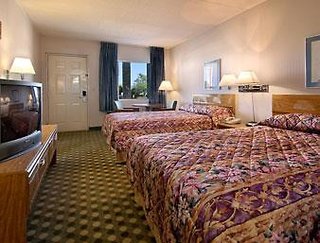 Days Inn By Wyndham Richmond,Richmond>>Lexington,2 star