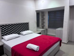 karmaliz casa del lake