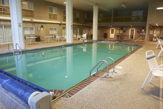 sandwich lodge and resort