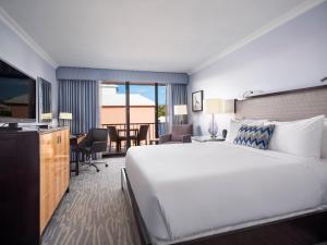 Hamilton Princess & Beach Club - A Fairmont Managed Hotel,Hamilton Parish>>Hamilton,5 star
