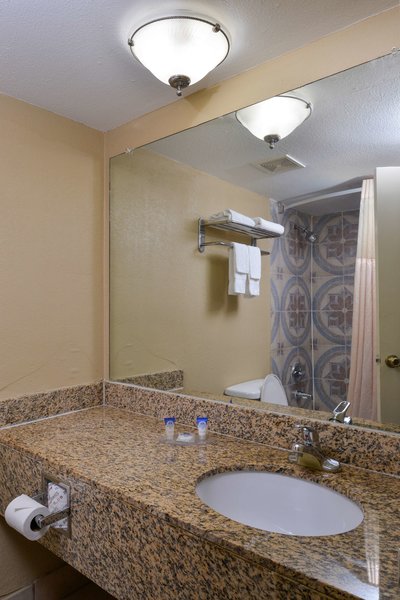 americas best value inn and suites memphis e
