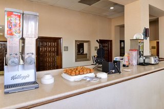 americas best value inn and suites memphis e