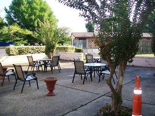 americas best value inn and suites memphis e