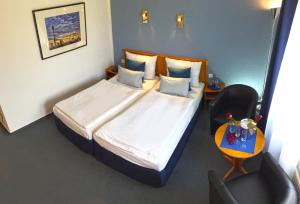 Kempe Komfort Plus Hotel,Dusseldorf>>Bergisch Gladbach,3 star