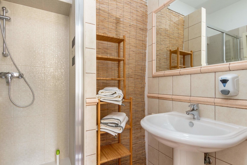 apartments aspalathos