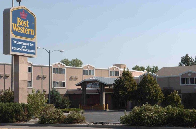 yellowstone park inn and suites