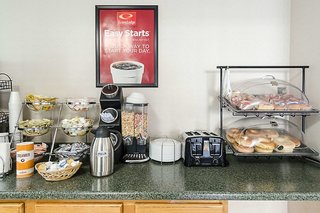 Econo Lodge Sturbridge Route 20,Southbridge>>Fiskdale,2 star