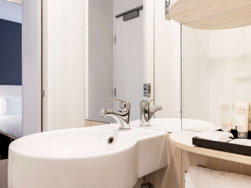 ibis sydney barangaroo hotel